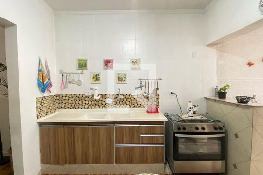 Cozinha  de apartamento à venda com 2 quartos, 110m² em Vila Bertioga, São Paulo