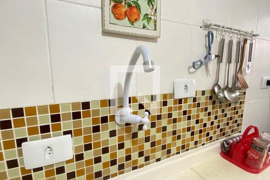Cozinha  de apartamento à venda com 2 quartos, 110m² em Vila Bertioga, São Paulo