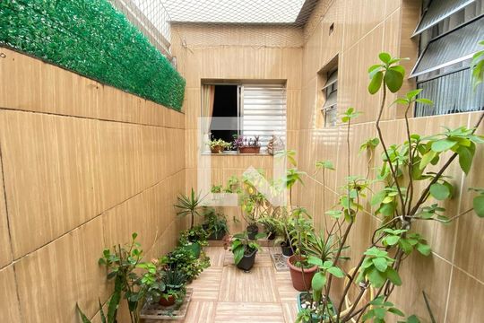 Quintal da Sala  de apartamento à venda com 2 quartos, 110m² em Vila Bertioga, São Paulo