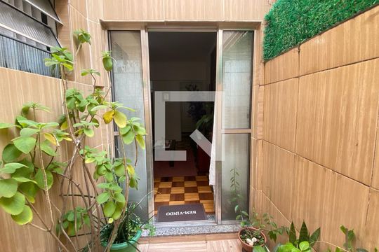 Quintal da Sala  de apartamento à venda com 2 quartos, 110m² em Vila Bertioga, São Paulo