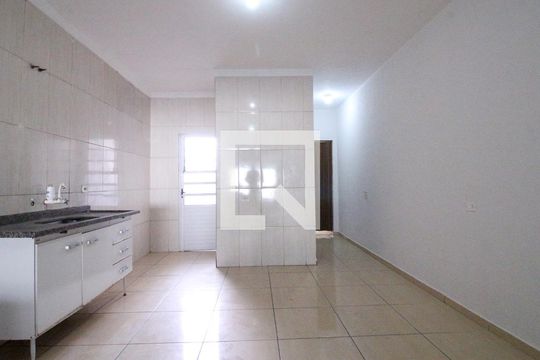 Sala/Cozinha de casa para alugar com 1 quarto, 125m² em Vila California, São Paulo