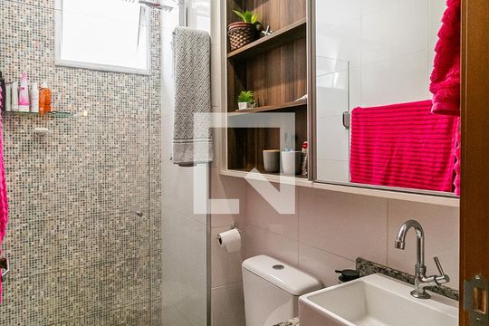 Banheiro de apartamento para alugar com 2 quartos, 68m² em Manacás, Belo Horizonte