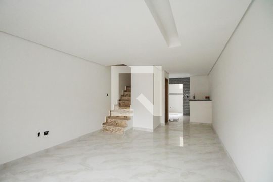 Casa à venda com 3 quartos, 180m² em Penha de França, São Paulo