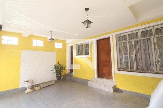 Garagem de casa à venda com 3 quartos, 250m² em Água Fria, São Paulo