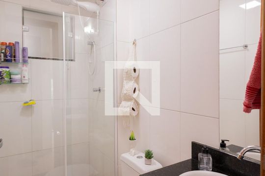 Banheiro Social de apartamento à venda com 2 quartos, 38m² em Vila Carrão, São Paulo
