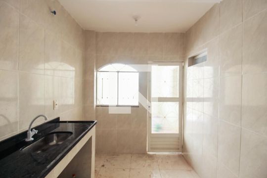 Cozinha de casa de condomínio para alugar com 2 quartos, 51m² em Centro, Nilópolis