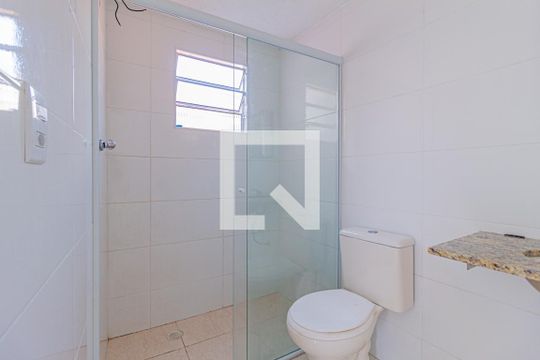 Banheiro  de casa para alugar com 2 quartos, 130m² em Veloso, Osasco