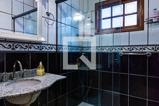 Lavabo  de casa para alugar com 6 quartos, 340m² em Mal. Rondon, Canoas