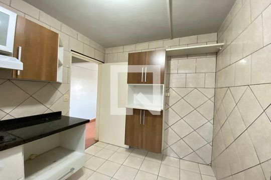 Cozinha e Área de Serviço de apartamento para alugar com 2 quartos, 43m² em Centro, São Leopoldo