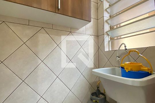Cozinha e Área de Serviço de apartamento para alugar com 2 quartos, 43m² em Centro, São Leopoldo