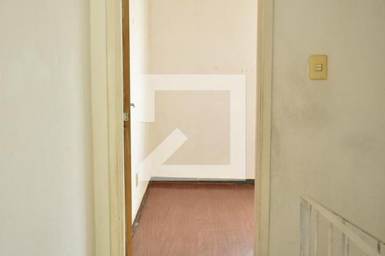 Corredor de apartamento para alugar com 2 quartos, 24m² em Campo Grande, Rio de Janeiro