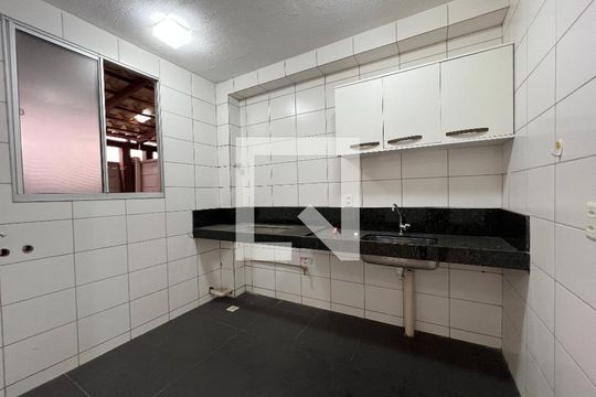 Cozinha de apartamento para alugar com 2 quartos, 65m² em Cabral, Contagem