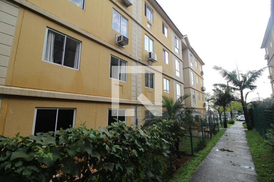 Fachada do bloco de apartamento para alugar com 3 quartos, 79m² em Igara, Canoas