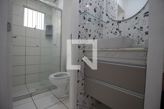 Banheiro de apartamento para alugar com 3 quartos, 79m² em Igara, Canoas
