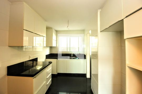 Cozinha de apartamento à venda com 4 quartos, 170m² em Buritis, Belo Horizonte