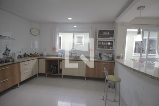 Cozinha de casa de condomínio à venda com 3 quartos, 230m² em Sarandi, Porto Alegre