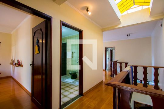 Corredor - Superior de casa à venda com 3 quartos, 330m² em Jd Bela Vista, Santo André