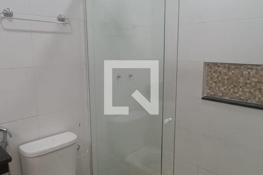 Banheiro de casa para alugar com 1 quarto, 90m² em Parque Pauliceia, Duque de Caxias