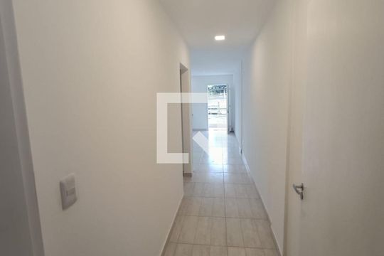 Corredor de casa para alugar com 1 quarto, 90m² em Parque Pauliceia, Duque de Caxias