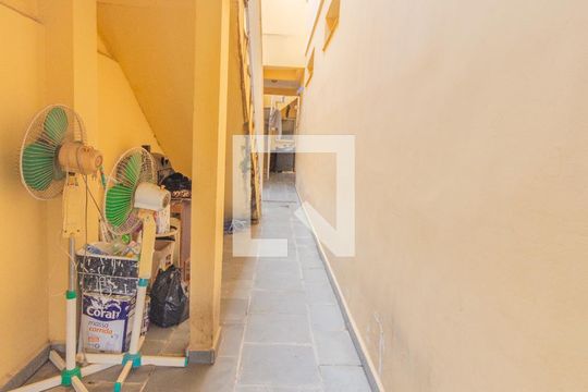 Corredor de casa à venda com 5 quartos, 340m² em Vila Monumento, São Paulo