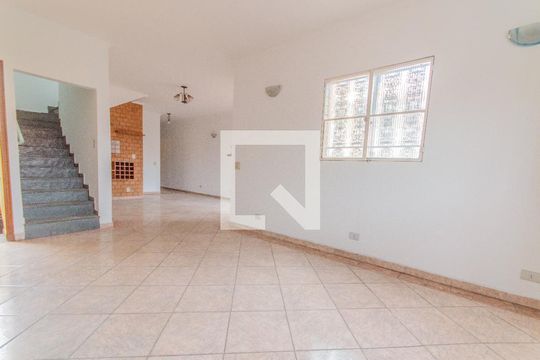 Casa à venda com 5 quartos, 340m² em Vila Monumento, São Paulo