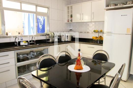Cozinha de casa à venda com 4 quartos, 300m² em Jardim Guapira, São Paulo