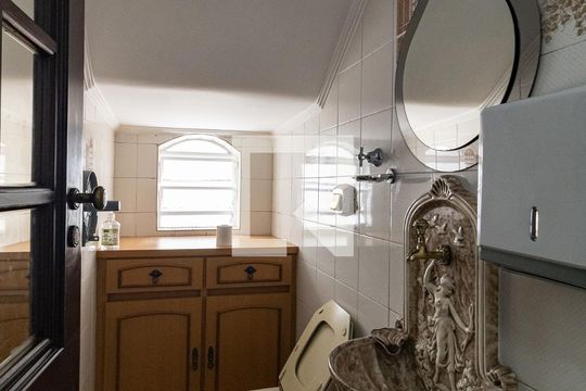 Lavabo de casa para alugar com 4 quartos, 185m² em Vila das Mercês, São Paulo