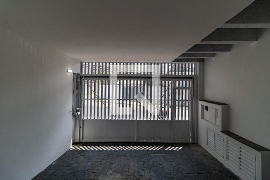 Garagem de casa para alugar com 4 quartos, 185m² em Vila das Mercês, São Paulo