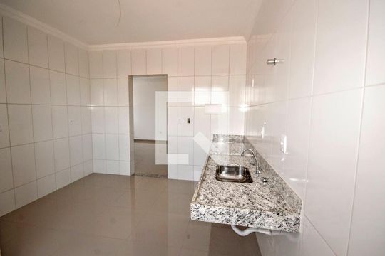 Cozinha de apartamento à venda com 3 quartos, 80m² em Riacho das Pedras, Contagem