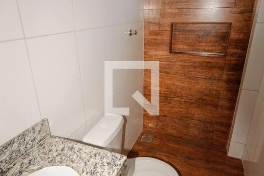 Banheiro de apartamento à venda com 3 quartos, 80m² em Riacho das Pedras, Contagem