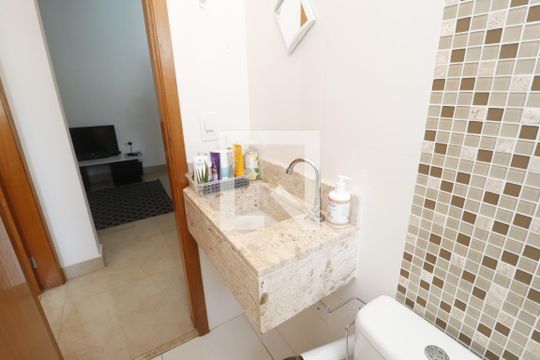 Banheiro de casa de condomínio à venda com 2 quartos, 67m² em Jardim São Paulo(zona Norte), São Paulo