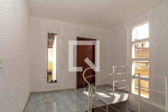 Mezanino de casa à venda com 2 quartos, 160m² em Jardim Santa Mena, Guarulhos