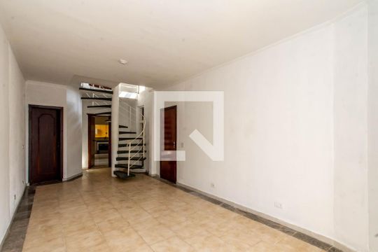 Sala de casa à venda com 2 quartos, 160m² em Jardim Santa Mena, Guarulhos