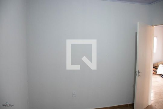 Quarto 2 de casa para alugar com 2 quartos, 80m² em Parque Guarani, São Paulo