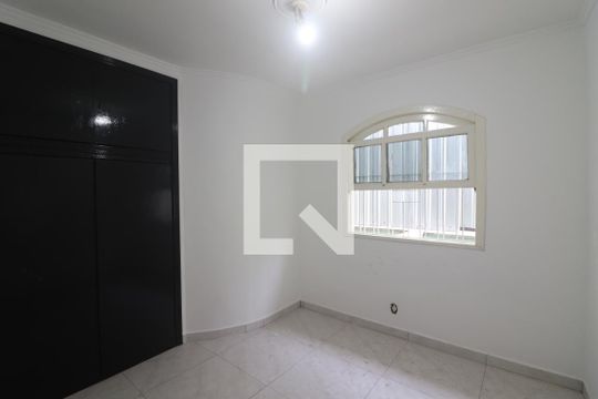 Quarto 1  de casa para alugar com 3 quartos, 150m² em Vila Vitorio Mazzei, São Paulo