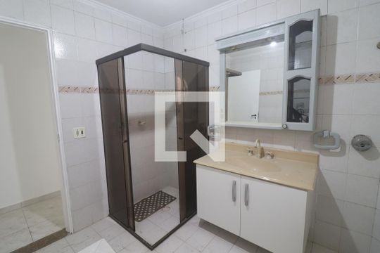 Banheiro Social de casa para alugar com 3 quartos, 150m² em Vila Vitorio Mazzei, São Paulo