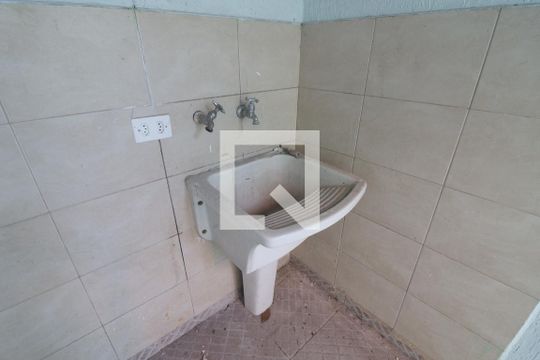 Área de Serviço de casa para alugar com 3 quartos, 150m² em Vila Vitorio Mazzei, São Paulo