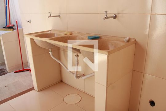 Área de Serviço de casa à venda com 6 quartos, 262m² em Qn 8d, Brasília