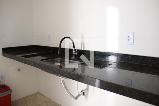 Cozinha de casa à venda com 6 quartos, 262m² em Qn 8d, Brasília