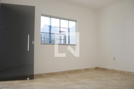 Casa à venda com 6 quartos, 262m² em Qn 8d, Brasília