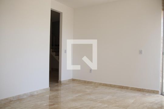 Sala  de casa à venda com 6 quartos, 262m² em Qn 8d, Brasília
