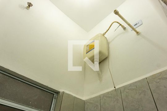 Banheiro de casa para alugar com 1 quarto, 25m² em Vila Lageado, São Paulo
