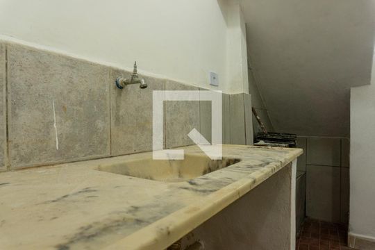 Cozinha de casa para alugar com 1 quarto, 25m² em Vila Lageado, São Paulo