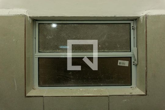 Banheiro de casa para alugar com 1 quarto, 25m² em Vila Lageado, São Paulo