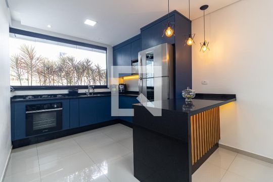 Cozinha de casa à venda com 3 quartos, 200m² em São João Climaco, São Paulo