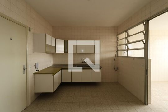 Cozinha de apartamento à venda com 3 quartos, 150m² em Vila Bastos, Santo André