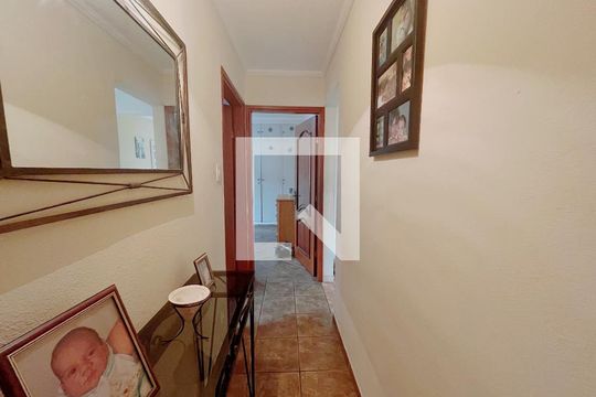 Hall Quarto de casa à venda com 3 quartos, 150m² em Vila Nova Teixeira, Campinas