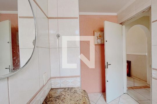 Banheiro de casa à venda com 3 quartos, 150m² em Vila Nova Teixeira, Campinas
