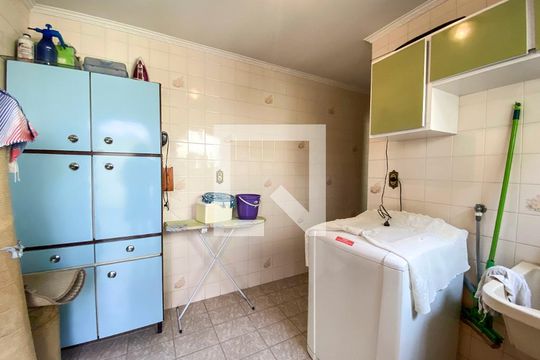 Área de Serviço de casa para alugar com 4 quartos, 340m² em Independência, São Bernardo do Campo