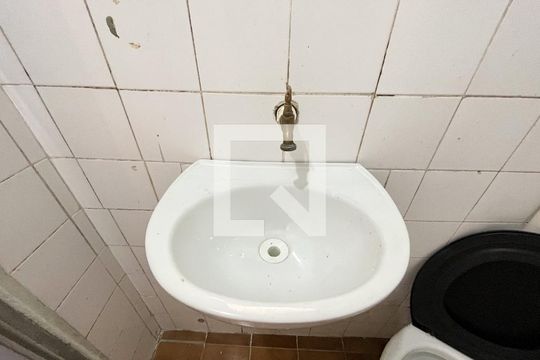 Banheiro  de casa à venda com 5 quartos, 175m² em Vila do Encontro, São Paulo
